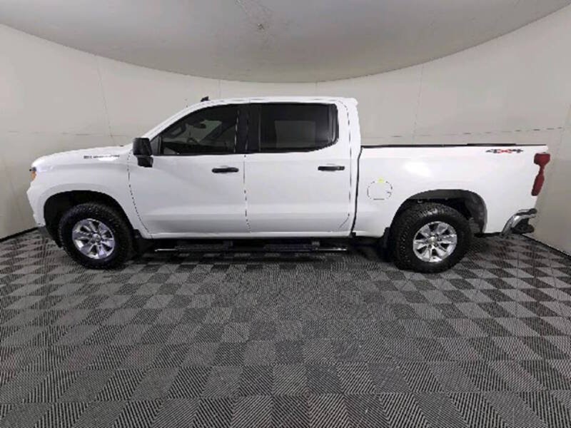 chevrolet silverado 1500 2024 1GCUDAED9RZ268111 image chevrolet silverado 1500 2024 1GCUDAED9RZ268111 image
